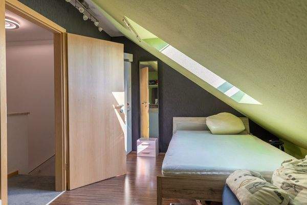 Schöne Aufteilung, Top-Ausstattung inkl. PV-Anlage