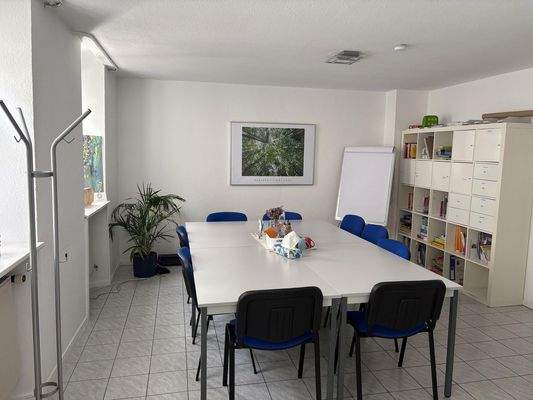 Konferenzraum zur Weinstraße N