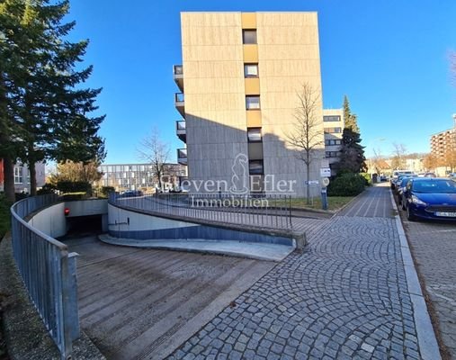 Tiefgaragenzufahrt