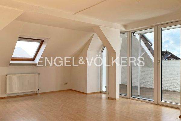 Blick in das großzügige Wohnzimmer