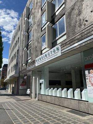 Gebäude mit TG-Zufahrt