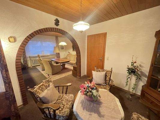 Wohn-/ Esszimmer EG-Wohnung