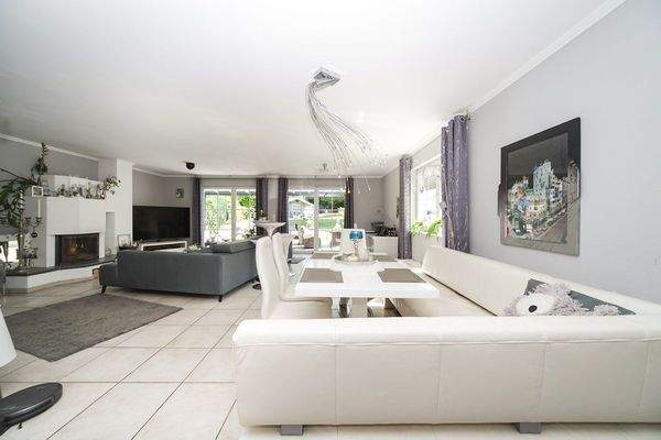 Wohn- und Essbereich EG