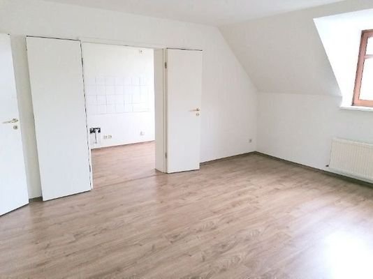 Flügeltür zwischen Wohnzimmer und Küche 