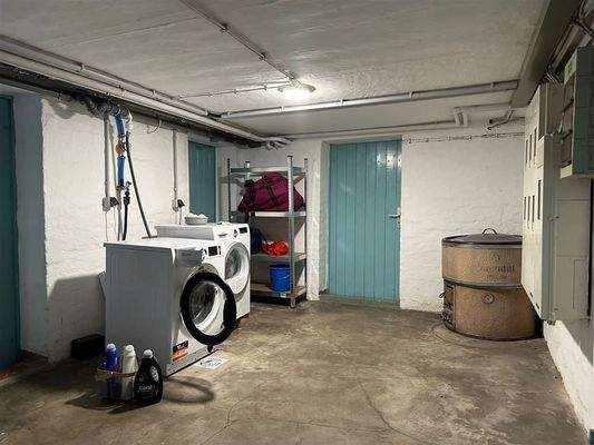 MFH Kellergeschoss links