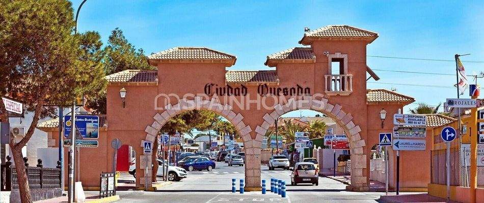 Elegant Detached Villas Close to the Golf Courses in Rojales