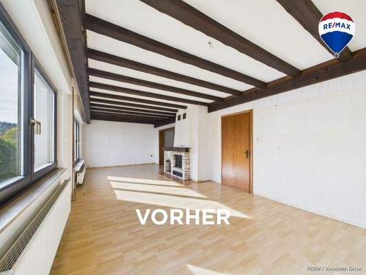 RE/MAX Immobilien DeLux Soppelhaushälfte Mettlach Wohnzimmer vorher