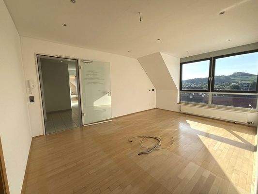 Offener Bereich in rechter Wohnhälfte