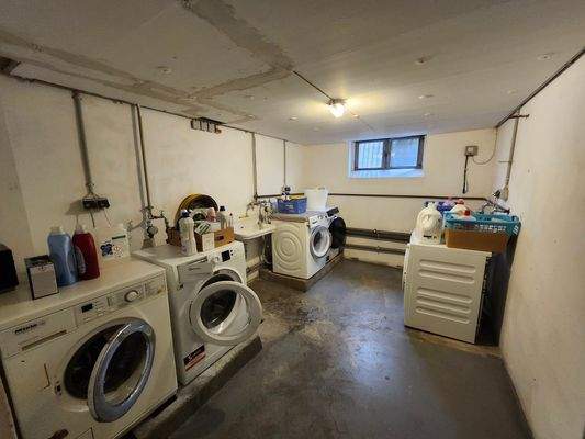 Waschraum im Keller.jpg