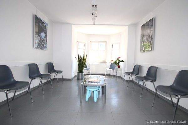 Wartezimmer/Büro