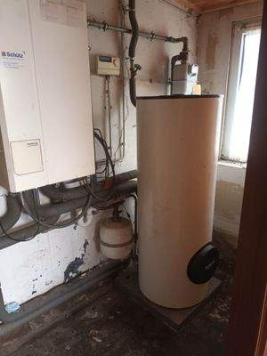 Gasheizung mit Warmwasserboiler