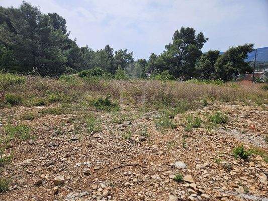Baugrundstück in Traumlage direkt am Meer auf Hvar