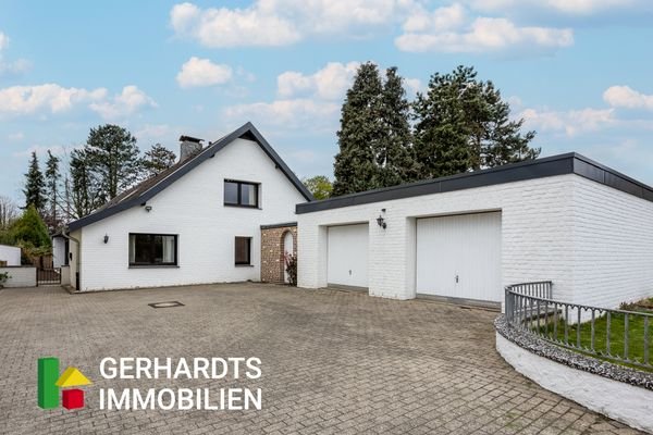 Straßenansicht _ Titel