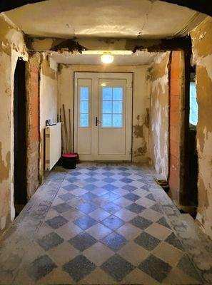 EG Flur mit Blick zum Hauseingang