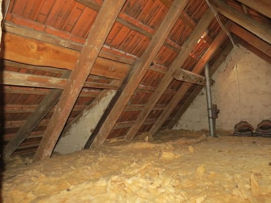 Speicher mit Dämmung Decke