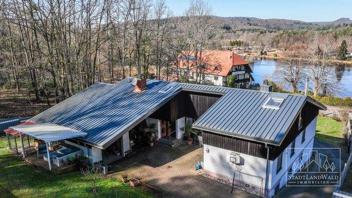 Hausansicht mit Seeblick - Luftbild