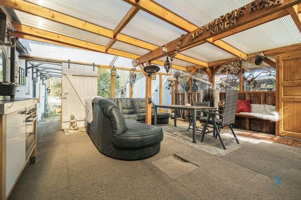 überdachte Terrasse