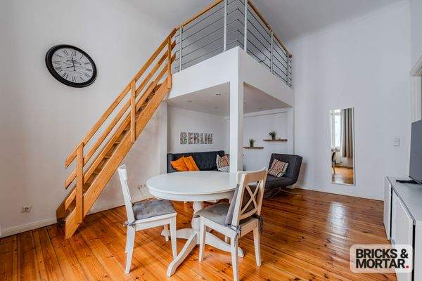 mit integriertem Mezzanin- zusätzlicher Schlafbereich