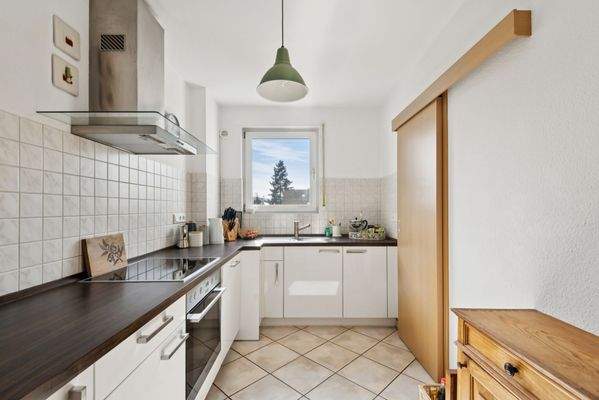 lichtdurchflutete Küche