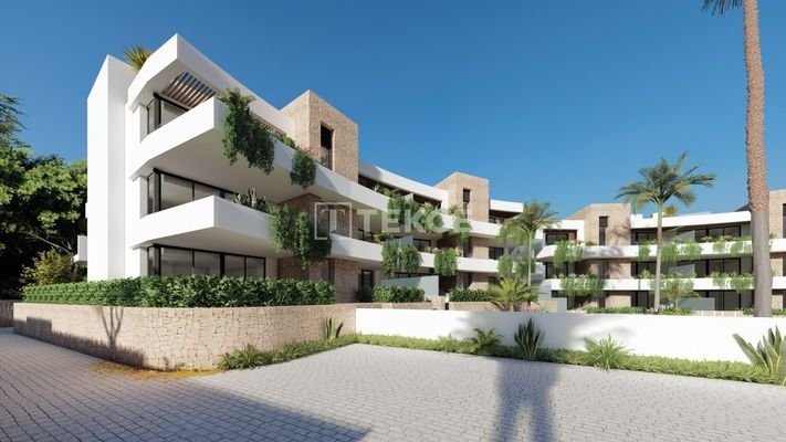 Stylish Apartments with Communal Pool in La Manga Golf Resort