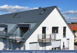 MODERNE DACHGESCHOSSWOHNUNG MIT KAMIN UND SONNIGER DACHTERRASSE IN ERESING