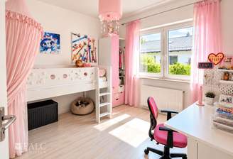 Helles Kinderzimmer in Rosa