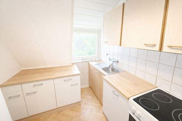 DG Küche leer mit KI