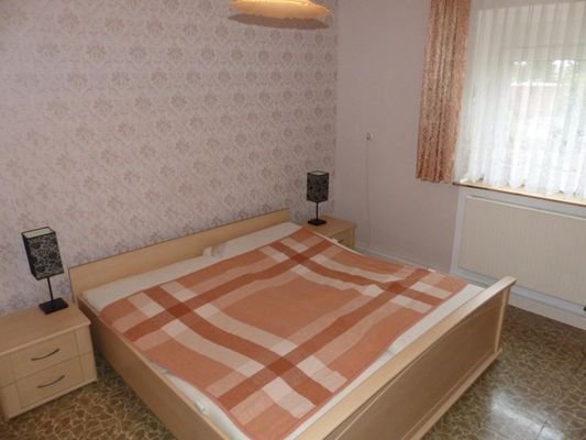 Schlafzimmer B.1