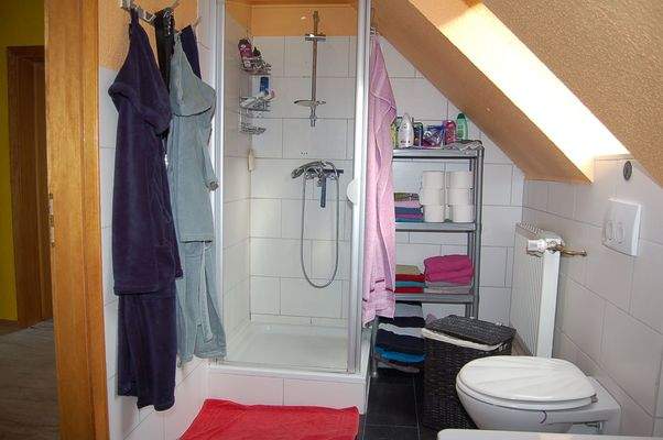 24 Badezimmer DG.JPG