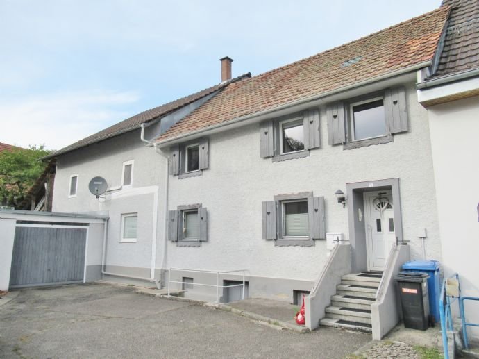 2-Fam.- Haus im Dorfzentrum von Eggingen