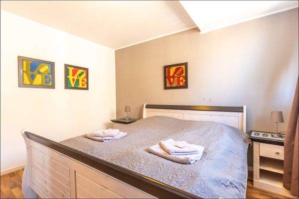 Wohnung 1 - Schlafzimmer