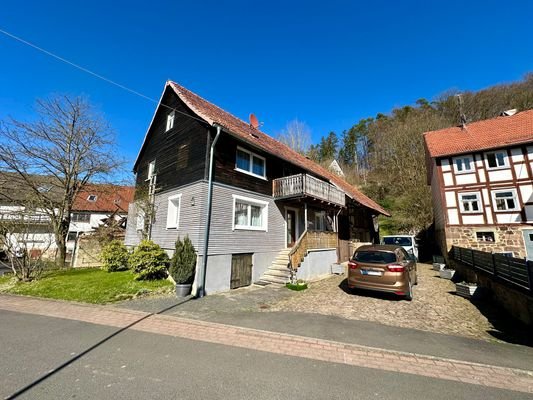 Außenansicht mit Hof