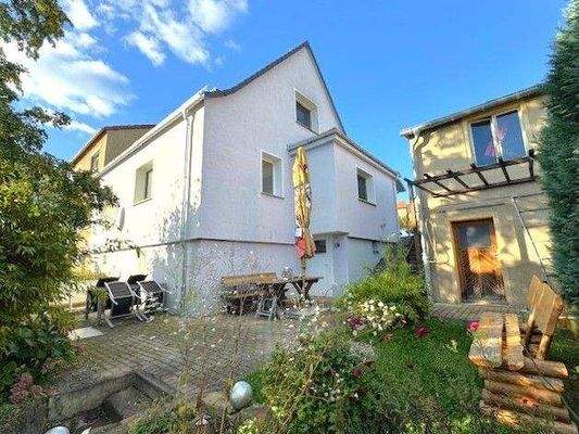 Seitenansicht mit Terrassen