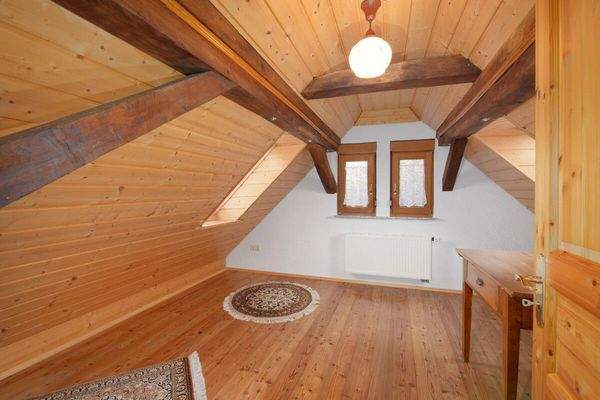 Zimmer im ausgebauten Dachstuhl