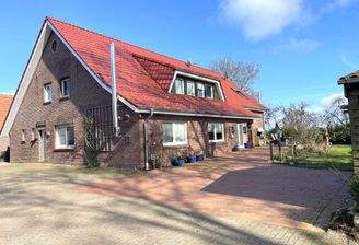 Vorderansicht Zweifamilienhaus