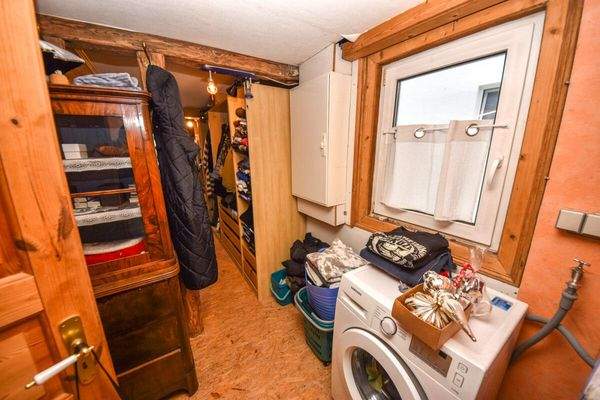 Ankleide + Hauswirtschaft