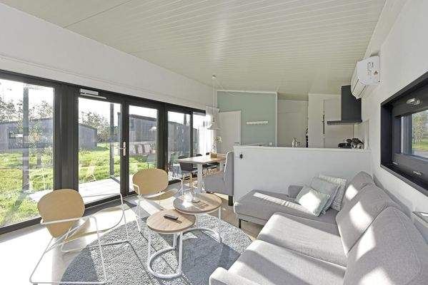 kopen-meadow-brielle-interieur-woonkamer-keuken-recreatieadviseurs-vakantiehuistekoop-nl.jpg