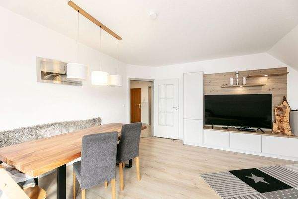 Wohn-/Essbereich || 1.DG