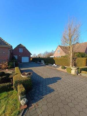 Auffahrt z. Garage
