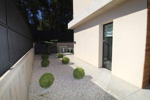 4-Bedroom Modern Villa with Castle Views in Biar Alicante