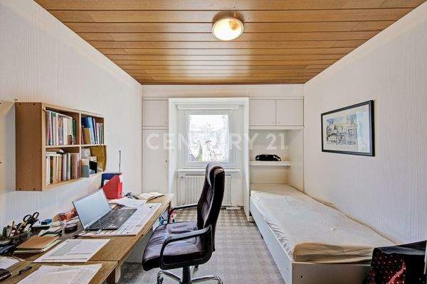 EG Kinder-/Arbeitszimmer