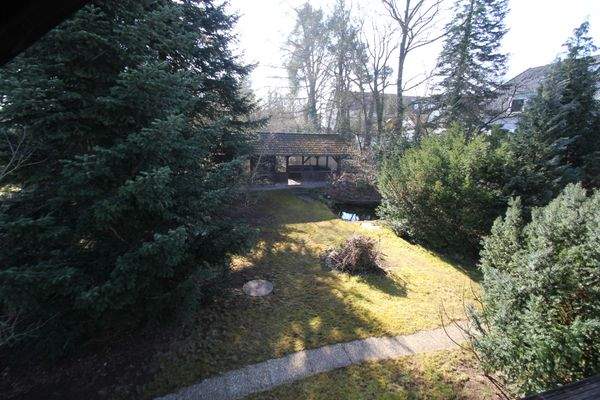 Garten mit Gerätehaus