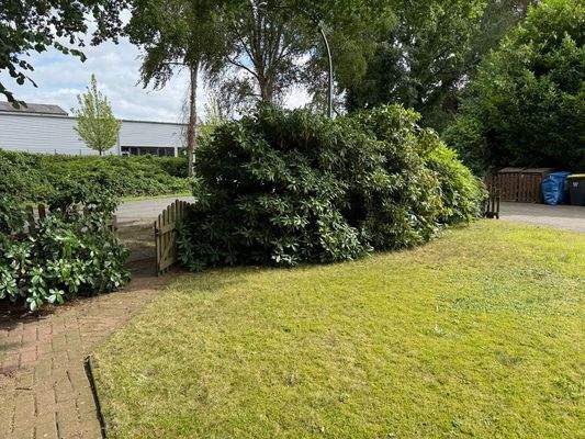 1. Haus – Vorgarten