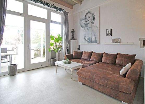 2. Wohnbereich mit Zugang zur Terrasse