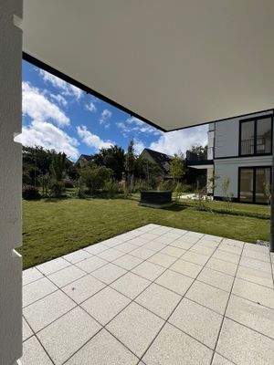 Sonnen-Terrasse (teilweise überdacht)