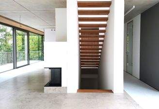 Wohnzimmer mit Kamin