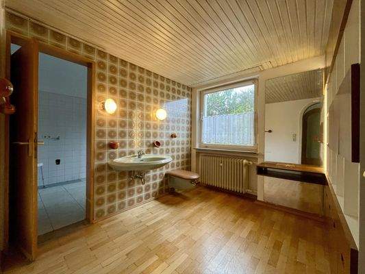 Bad mit getrennter Dusche