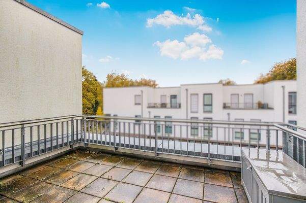 Sonnige West-Dachterrasse