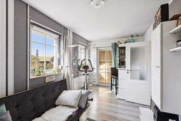 Schlafzimmer 2 (mit Balkon)