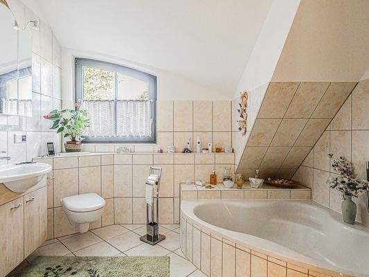 Wannenbad im Obergeschoss